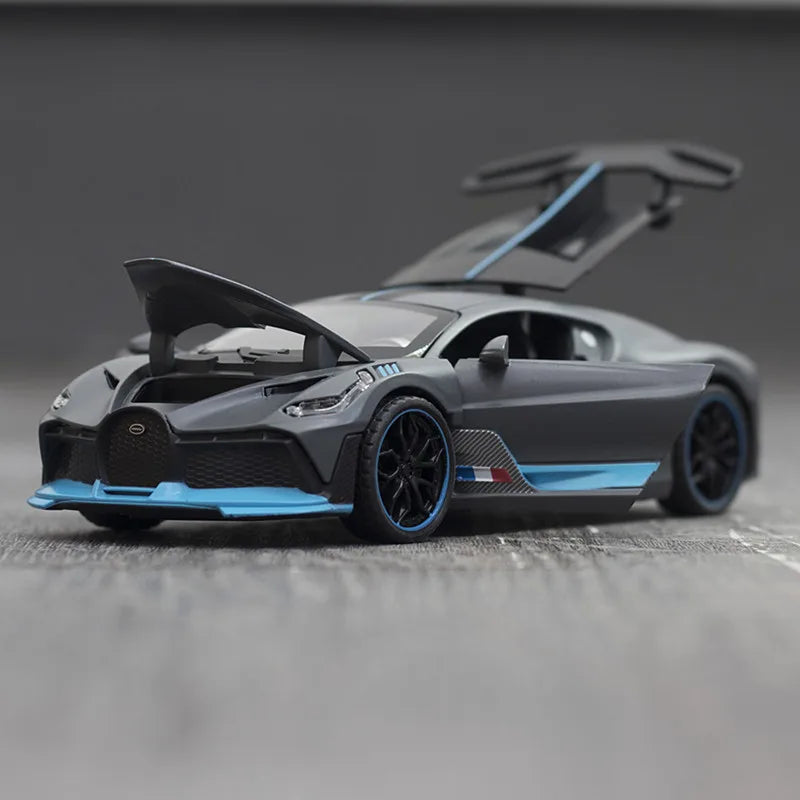 1/32 Diecast Sport Car Bugatti Divo Simulation Model Play Metal Vehicle 15.5Cm Collectible Toy For Kids W/Lights