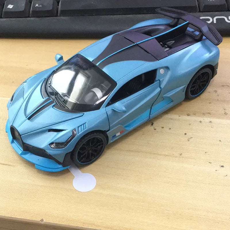 1/32 Diecast Sport Car Bugatti Divo Simulation Model Play Metal Vehicle 15.5Cm Collectible Toy For Kids W/Lights